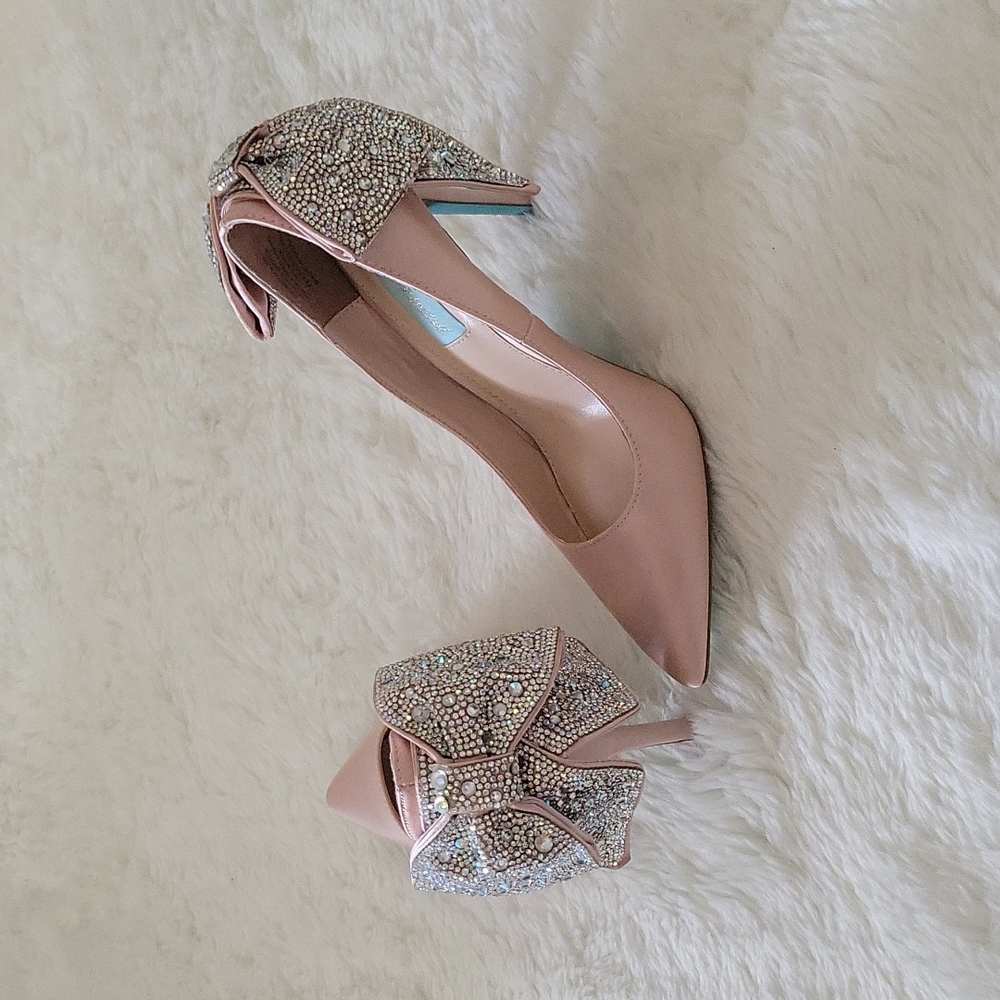 "I do" Wedding Pointed toe pump Heels with embellishments